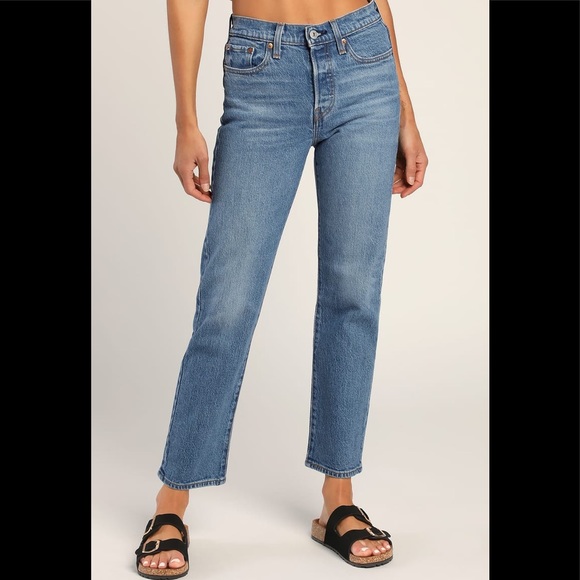 Levi’s wedgie straight medium wash